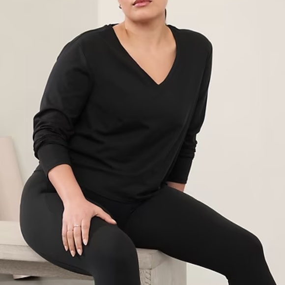 Athleta Essential V-Neck Top, New with Tag, M - Picture 1 of 8